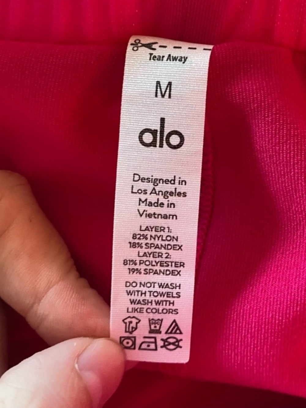 ALO Yoga mesh shorts - hot pink - Picture 4 of 4